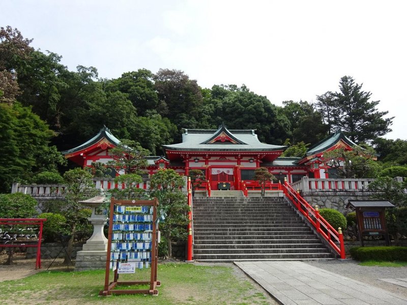 神社境内.JPG